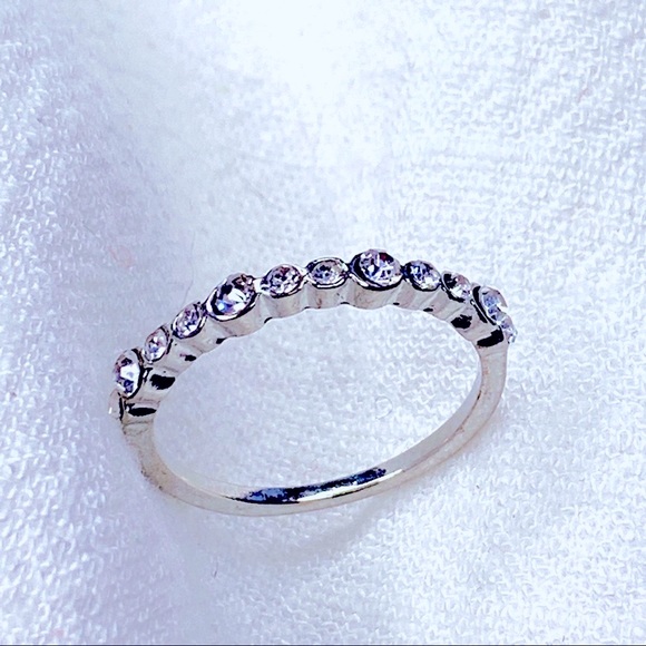 ❣️$25/3❣️ Elegant Rhinestones Sliver Plated Ring - Picture 4 of 9